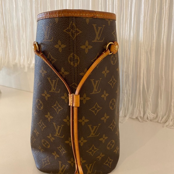 Louis Vuitton Neverfull MM - Picture 2 of 8